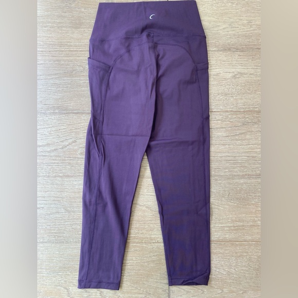 Zyia Plum Pocket Brilliant Hi-Rise Capri 20” - Picture 2 of 3